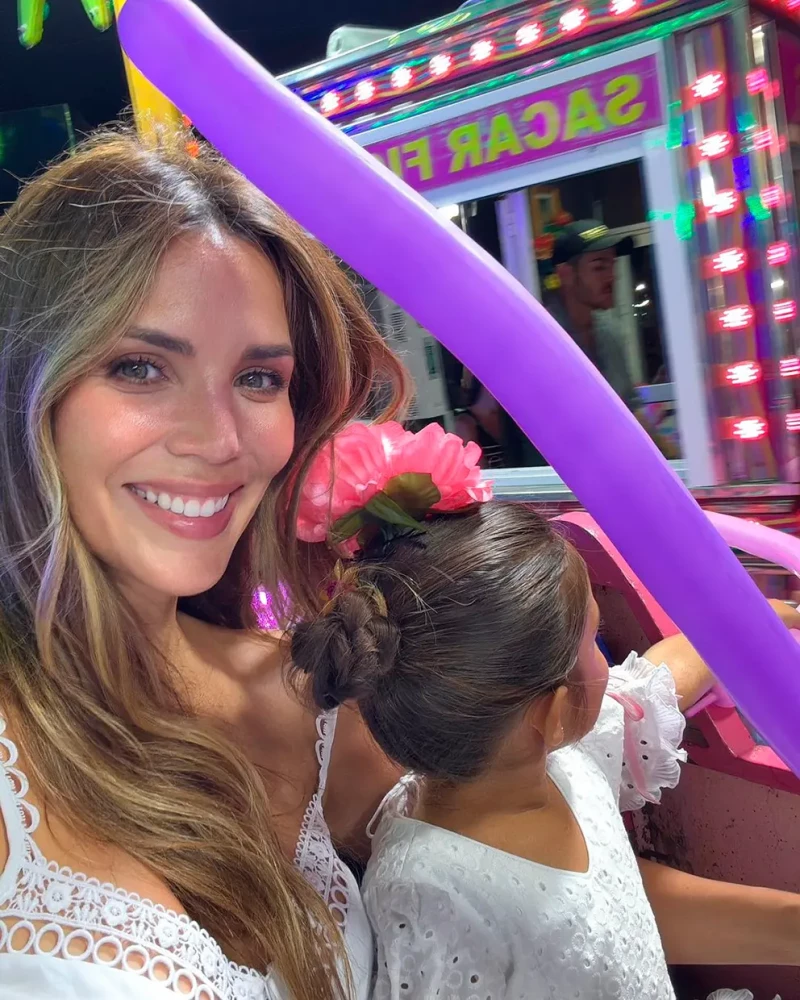 Rosanna Zanetti con su hija en la feria de Almería