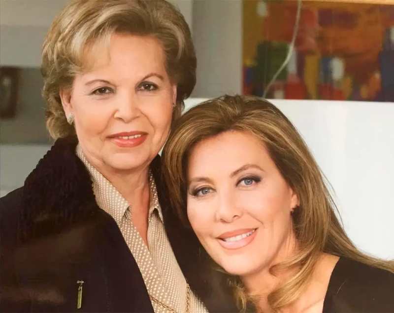 Norma Duval con su madre.