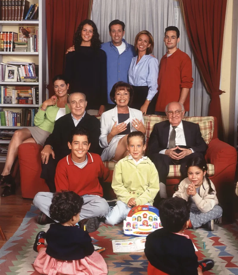 Emilio Aragón con sus compañeros en 'Médico de familia'.