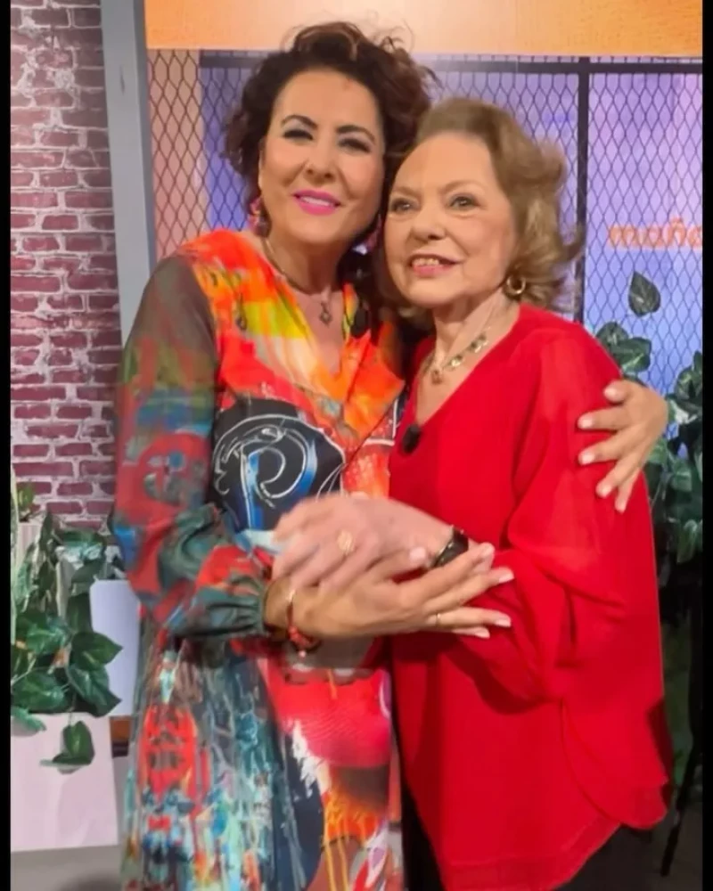 Irma Soriano y Mayra Gómez-Kemp.