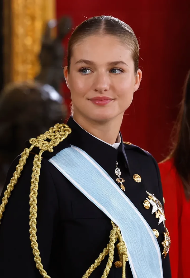 La princesa Leonor en durante la recepción de las autoridades el 12 de octubre.