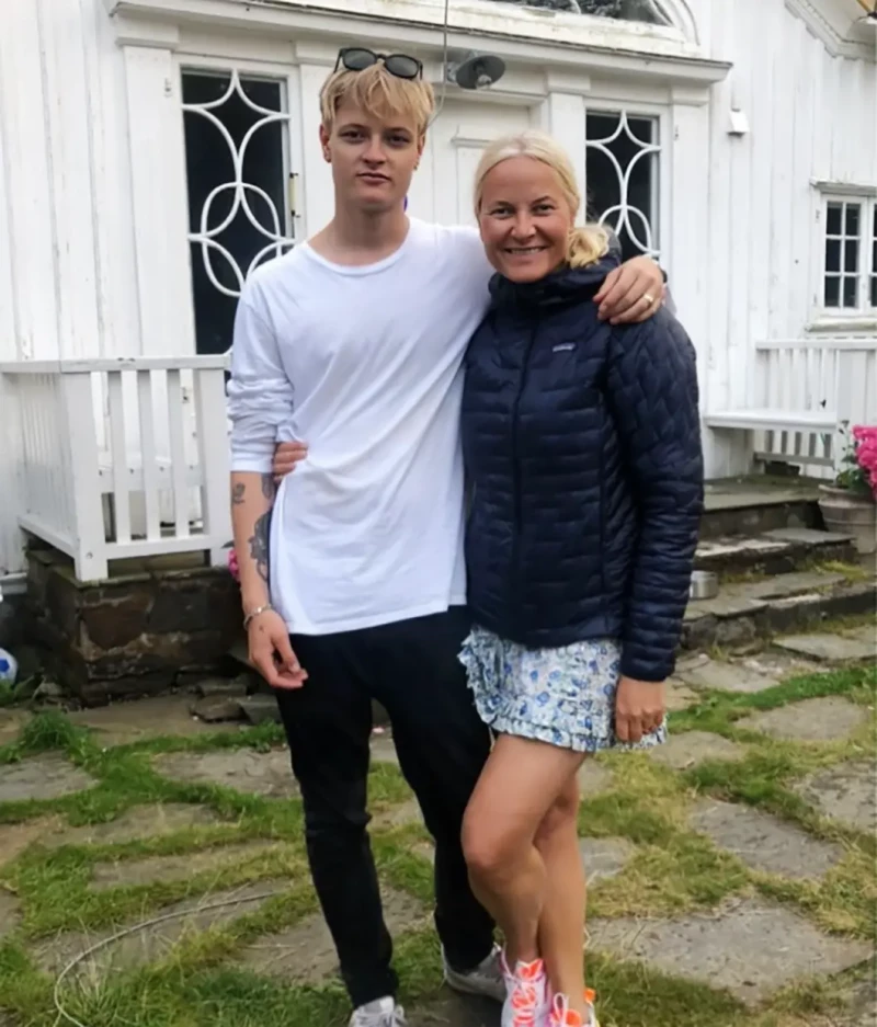 Mette-Marit con su hijo Marius Borg