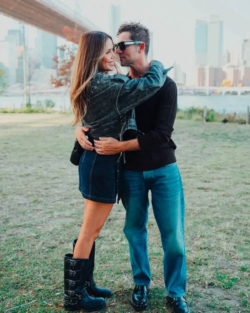 David Bisbal y Rosanna Zanetti posan abrazados en Nueva York.