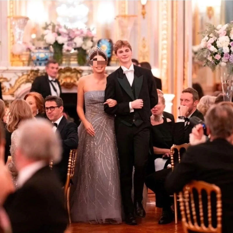 Eugenia, la hija de Luis Alfonso de Borbón, en Le Bal. Foto: @lebal.paris