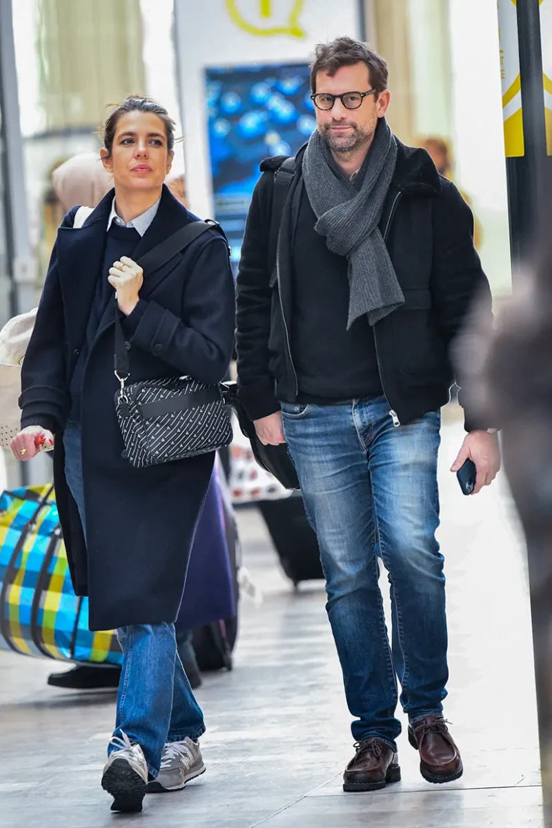 Carlota Casiraghi paseando con Nicholas Mathieu.