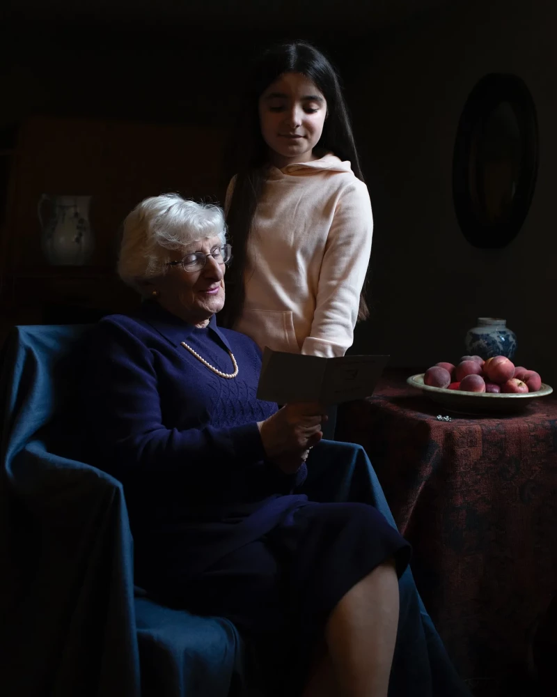 Kate Middleton con Yvonne Bernstein, superviviente del Holocausto.