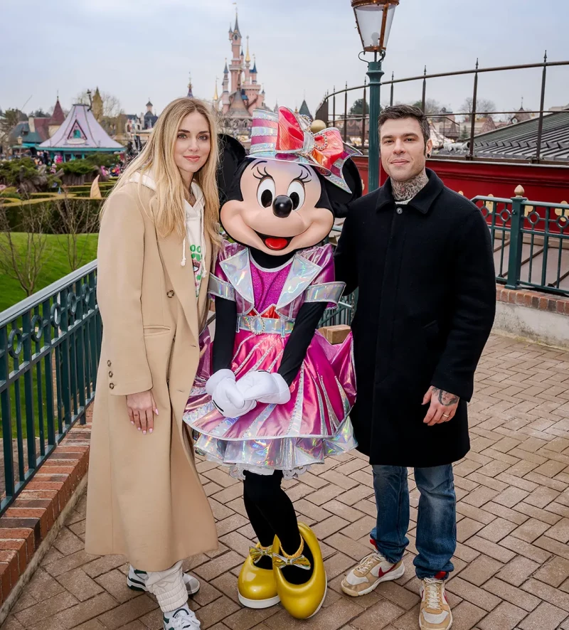 Chiara y Fedez en Disneyland