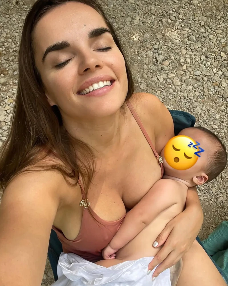 Melody con su bebe