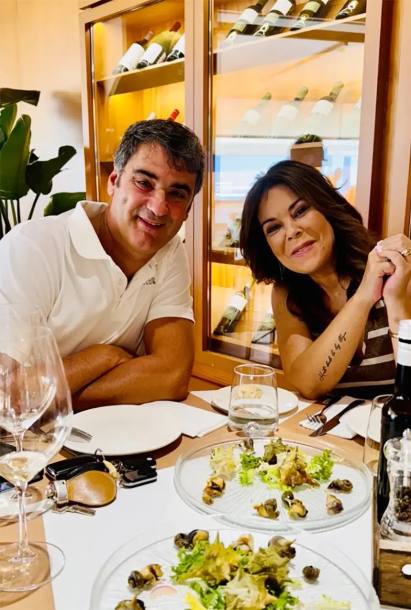 Jesulín de Ubrique y María José Campanario comiendo juntos