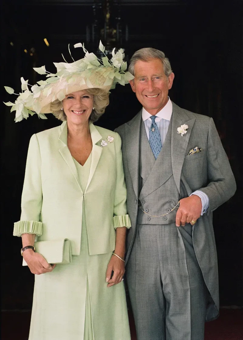 Carlos III de Inglaterra y Camilla Parker Bowles el día de su boda.