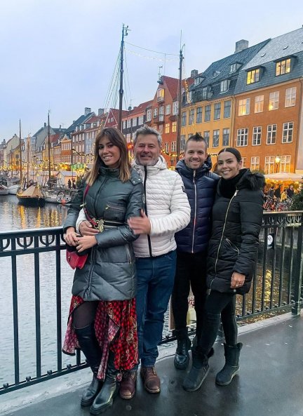 Miki Nadal, Helena Aldea, Cristina Pedroche y Dabiz Muñoz en una foto de sus vacaciones (@cristipedroche).