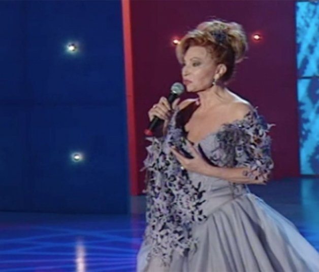 Rocío, en la gala de TVE "Rocío siempre", de diciembre del 2005.