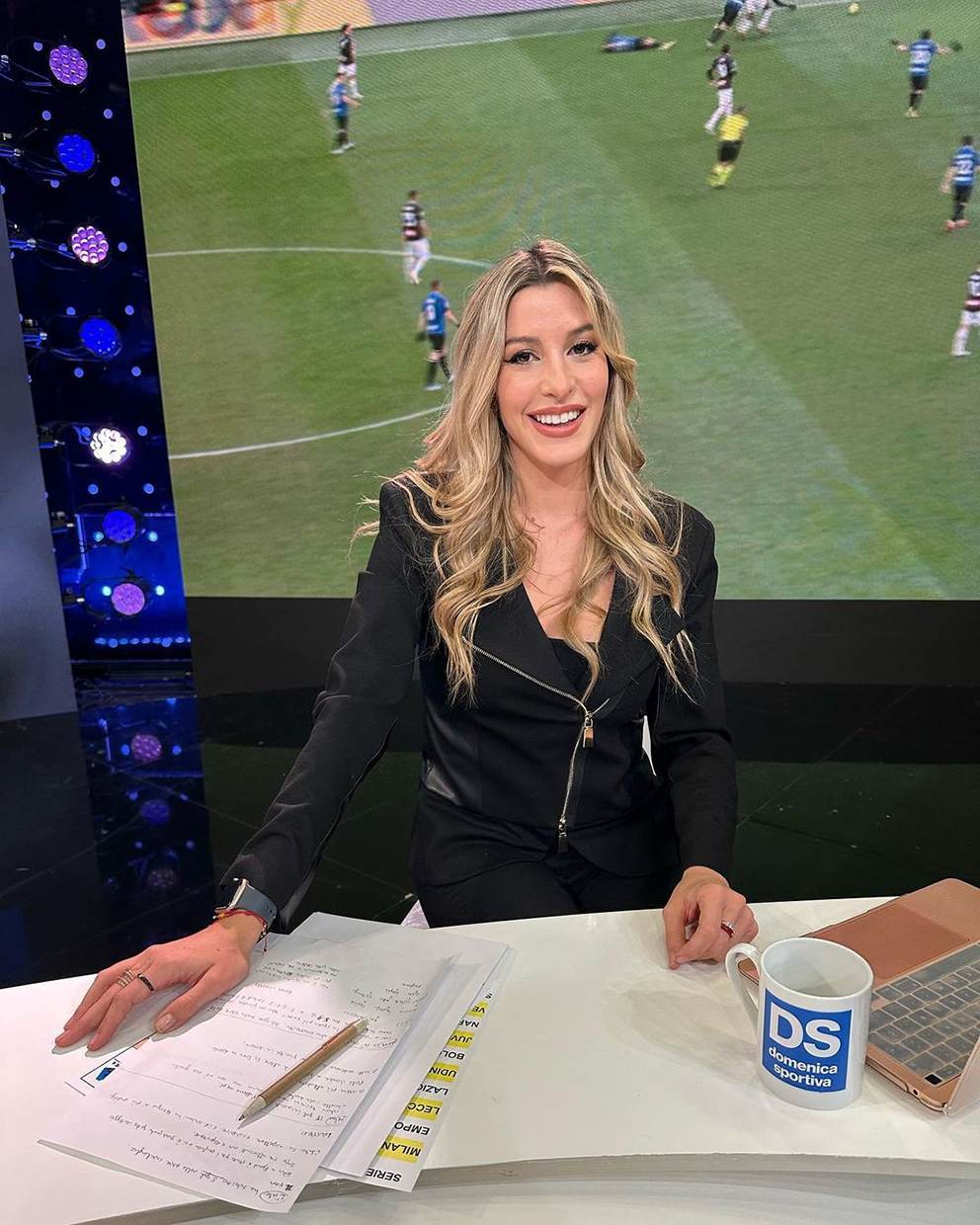 Iker Casillas: Así Es La Guapa Periodista Con Quien Se Relaciona