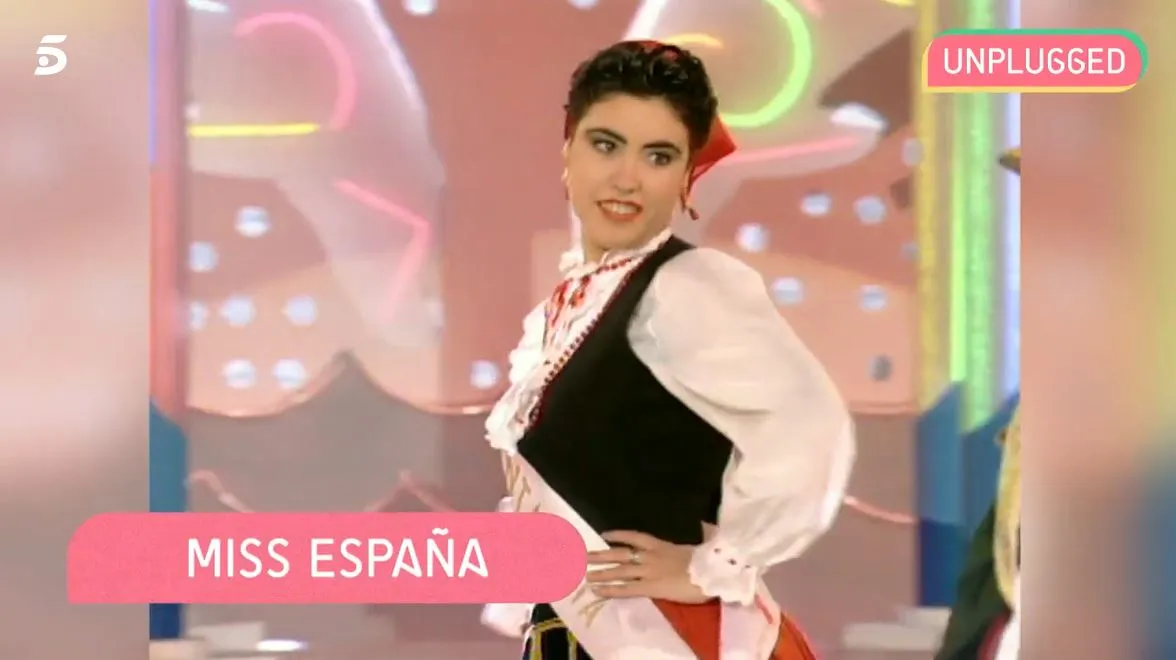 La periodista, con el traje regional cántabro, en Mis España 1993.