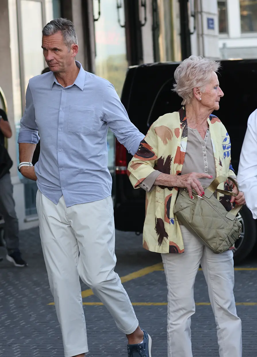 Iñaki Urdangarín con su madre