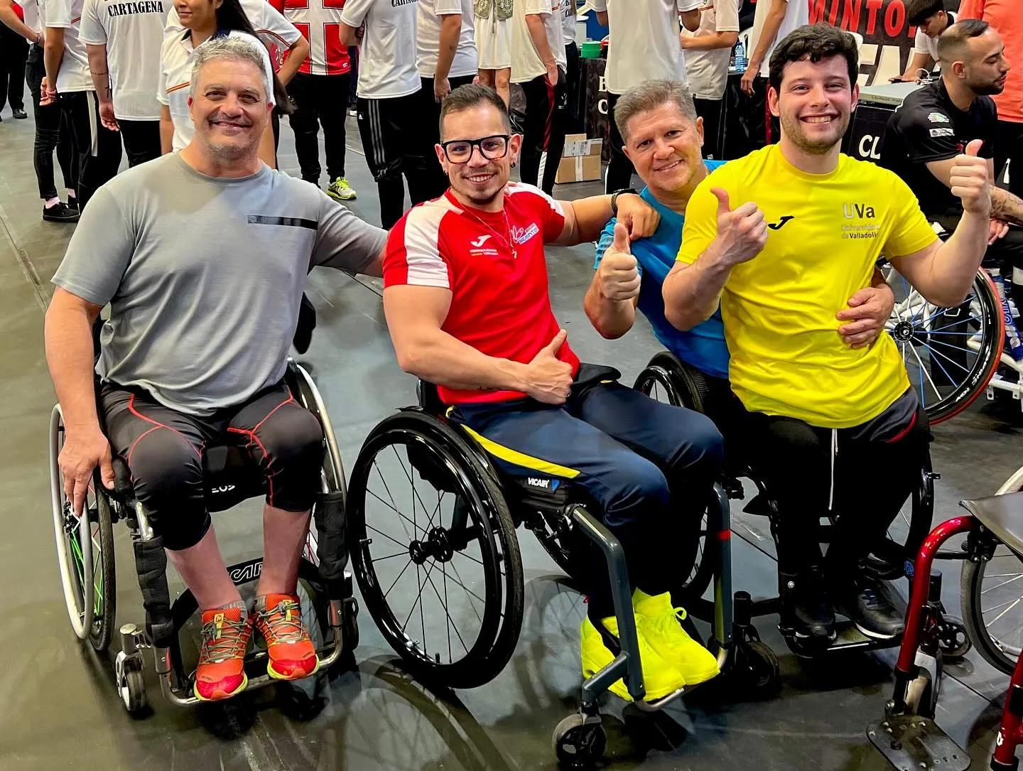 El hermano de David Bisbal jugando al parabadminton