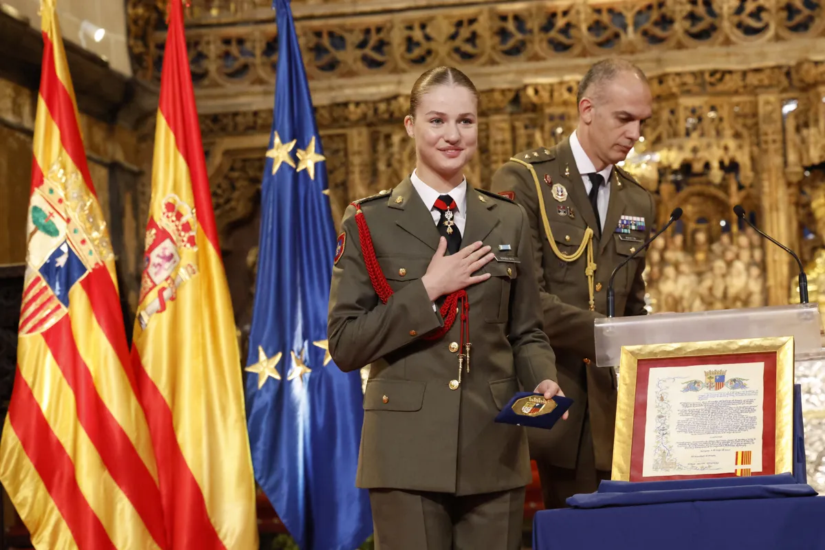 La princesa Leonor recibe la medalla de Aragon