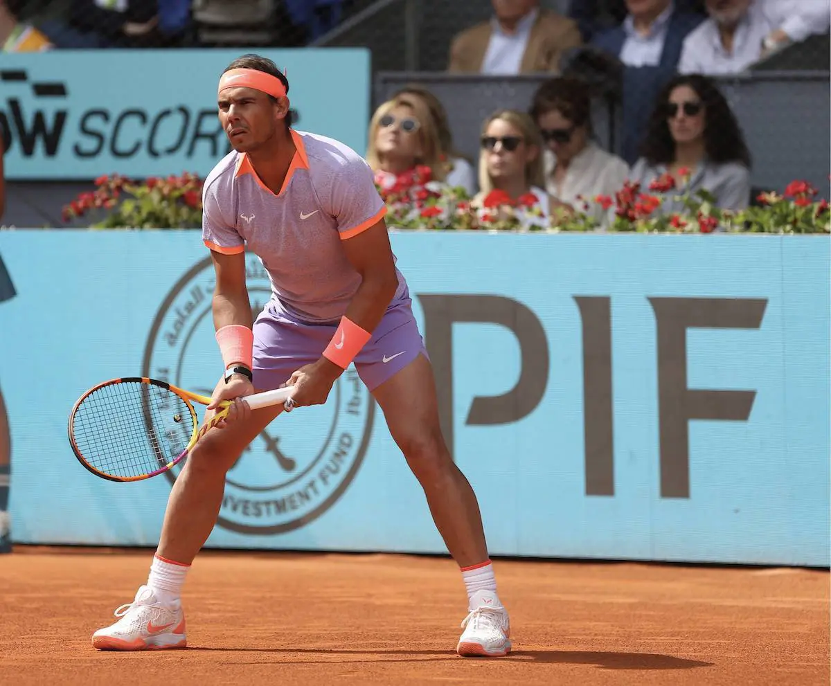 Rafa Nadal jugando al tenis