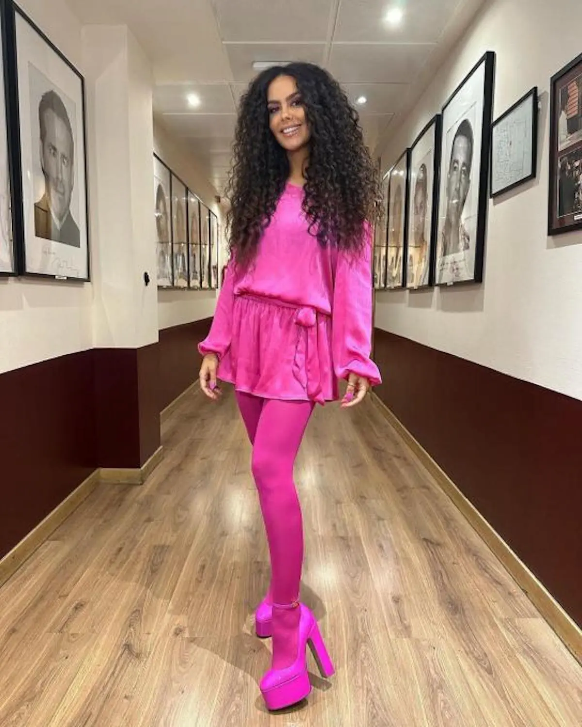 Cristina Pedroche look rosa en El Hormiguero