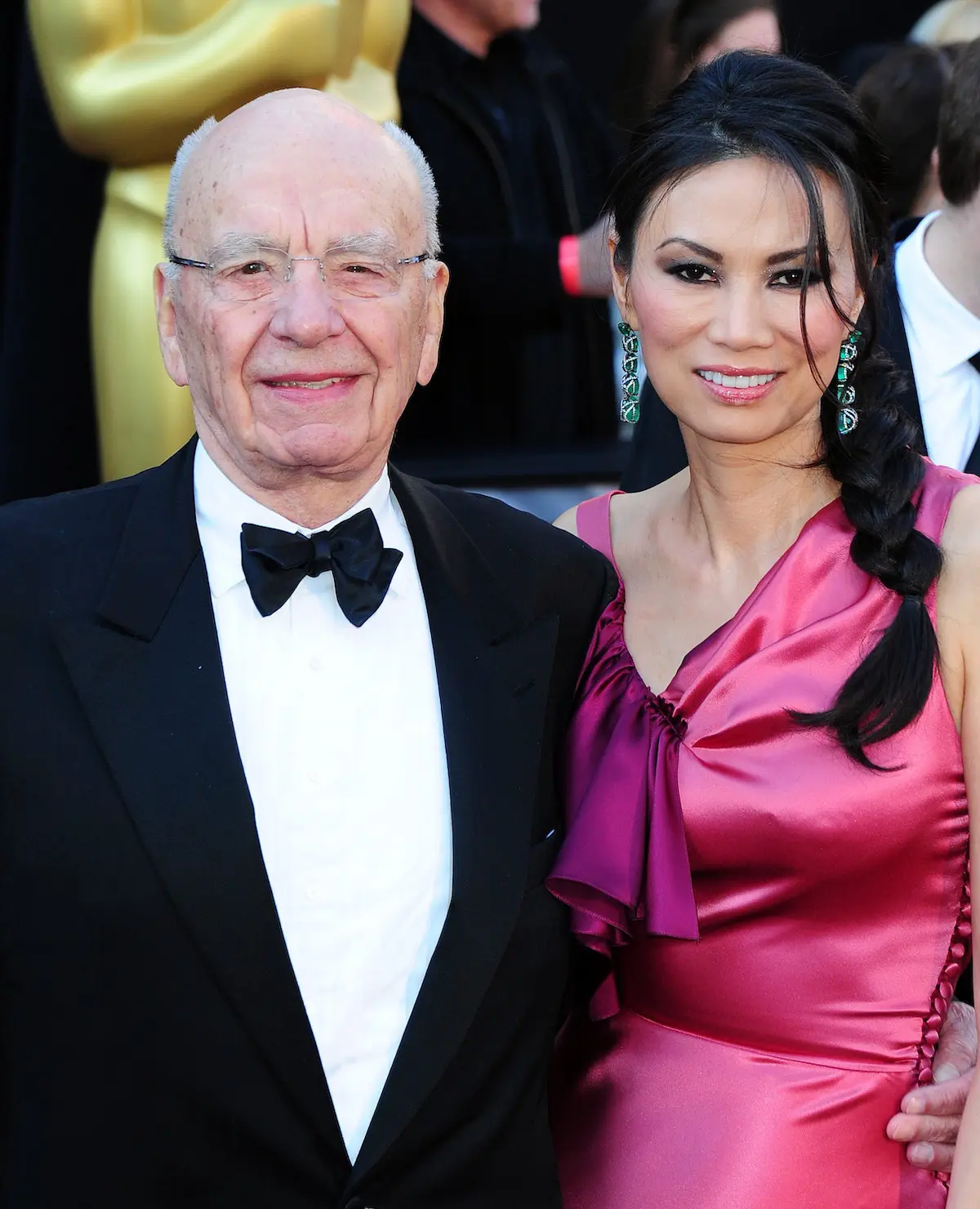 El millonario Rupert Murdoch (i) y su esposa, Wendi Deng