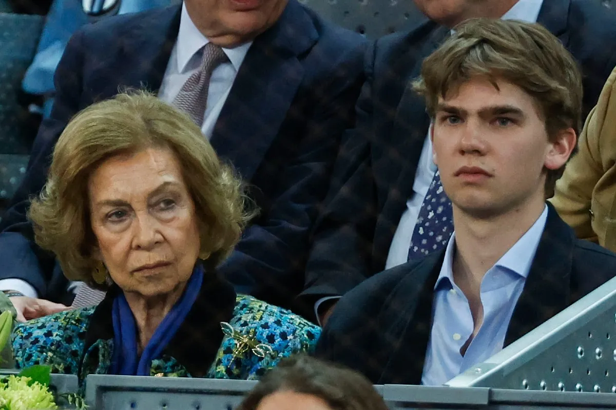 Miguel Urdangarin junto a su abuela, la reina Sofía.