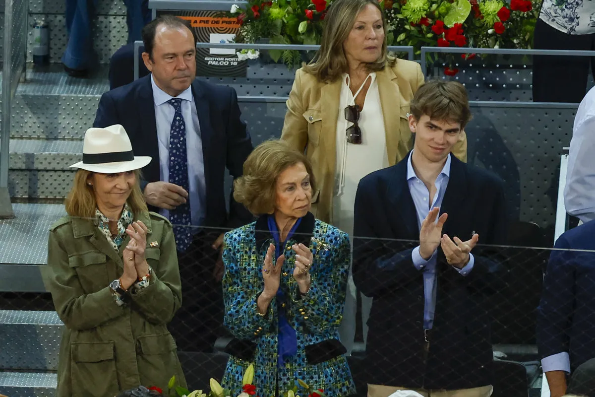 Miguel Urdangarin con la reina Sofía y la infanta Elena.