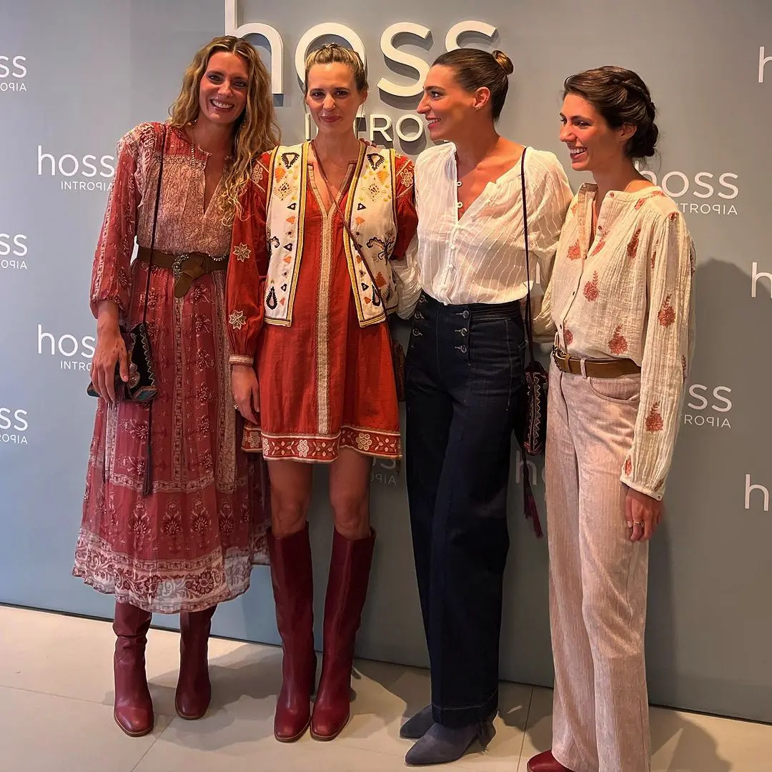 Alejandra, Claudia, Eugenia y Ana Cristina en la apertura de la tienda Hoss Intropia en Sevilla.