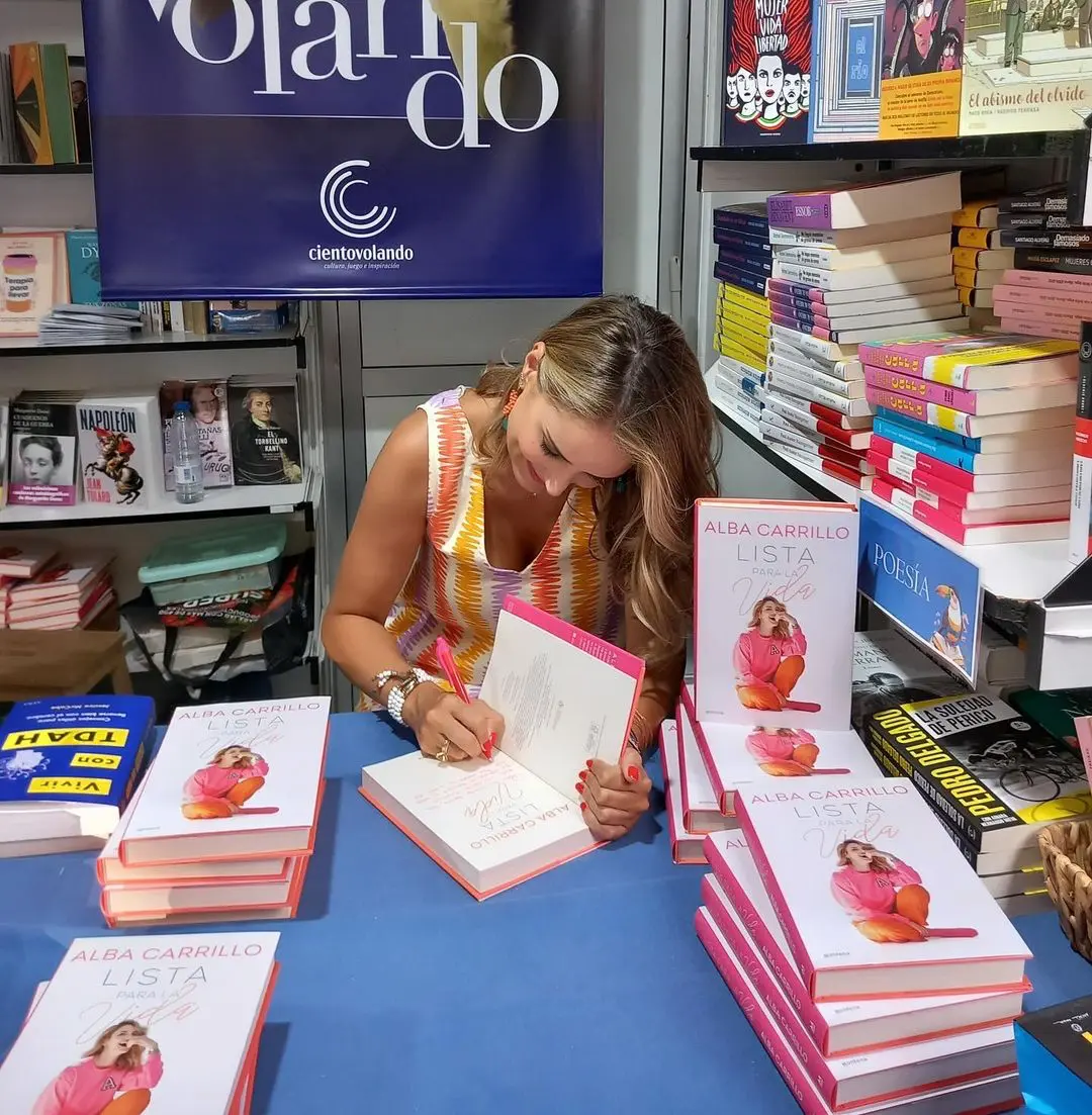 Alba Carrillo en la Feria del libro de Madrid de este año.