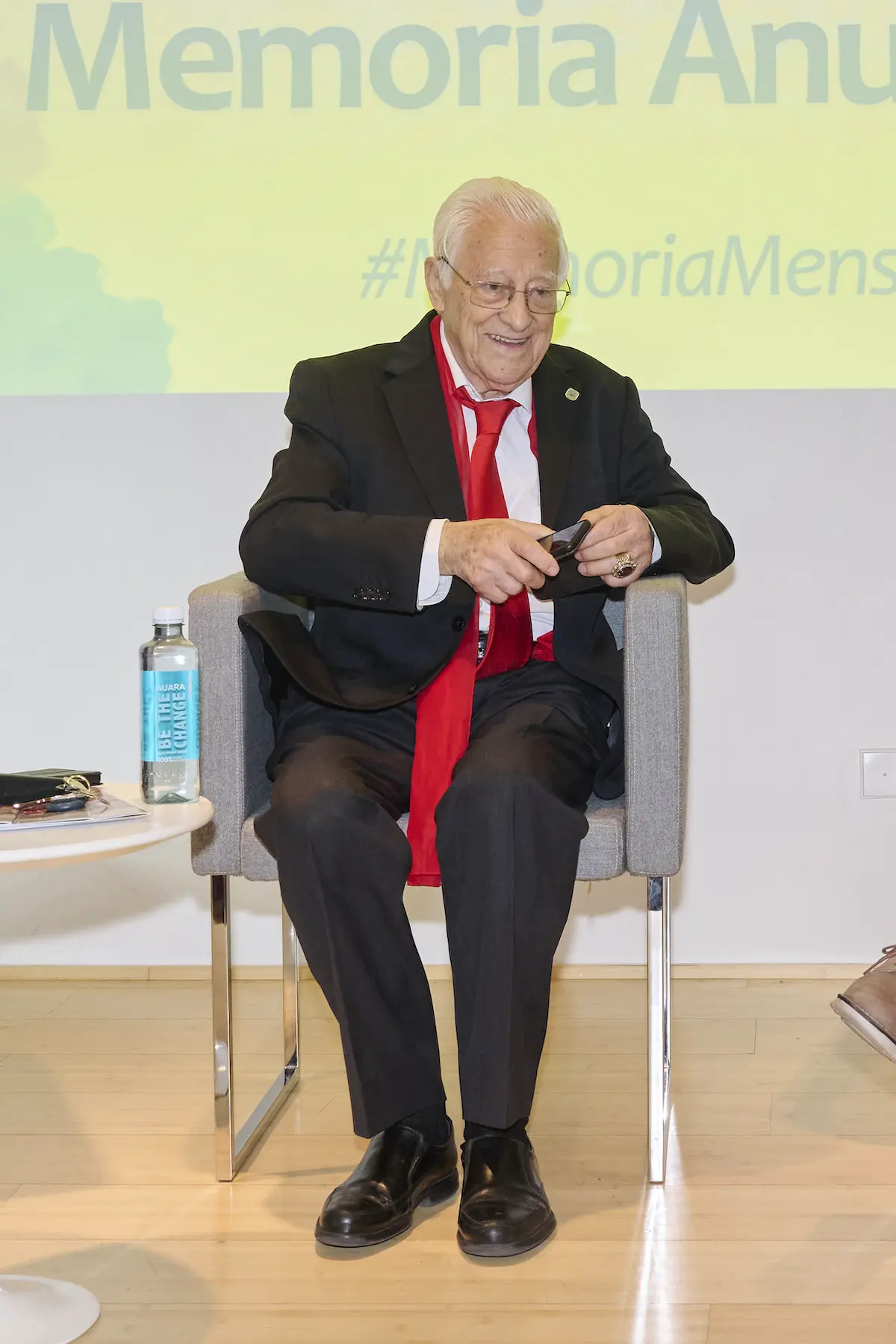 Padre Ángel PRESENTACION DE LA MEMORIA ANUAL DE MENSAJEROS DE LA PAZ