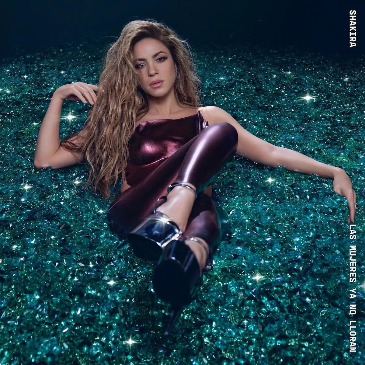 Shakira posa para la portada de su disco 'Las mujeres ya no lloran'