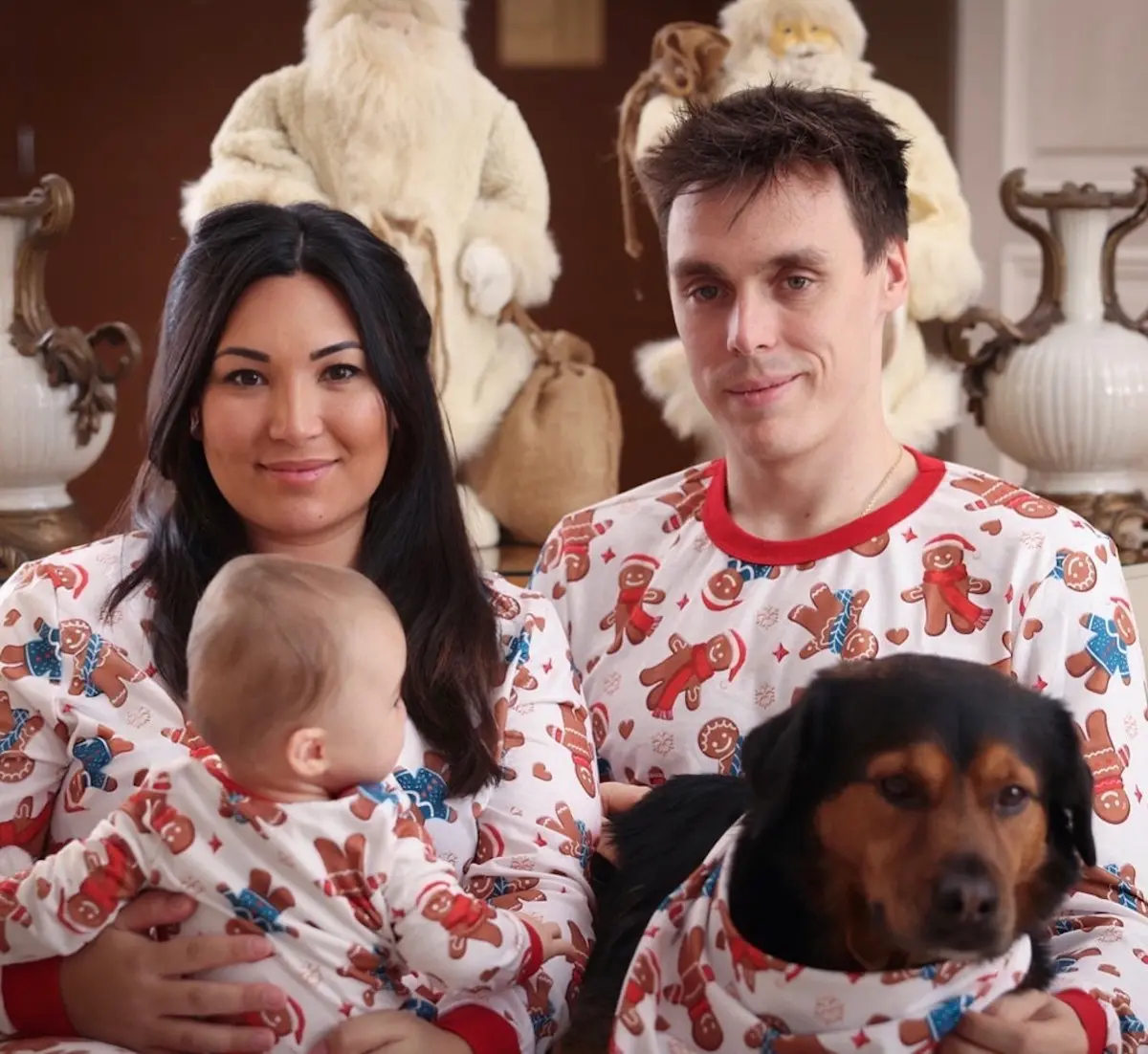 Louis y Marie Ducruet con su perrito Pancake y su hija Victoria.