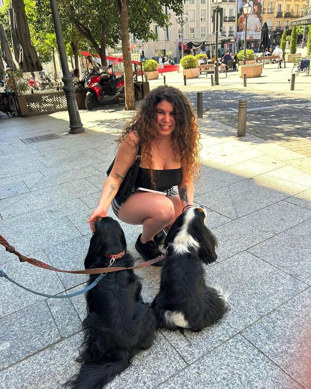 Carla es amante de los animales, sobre todo de los perros