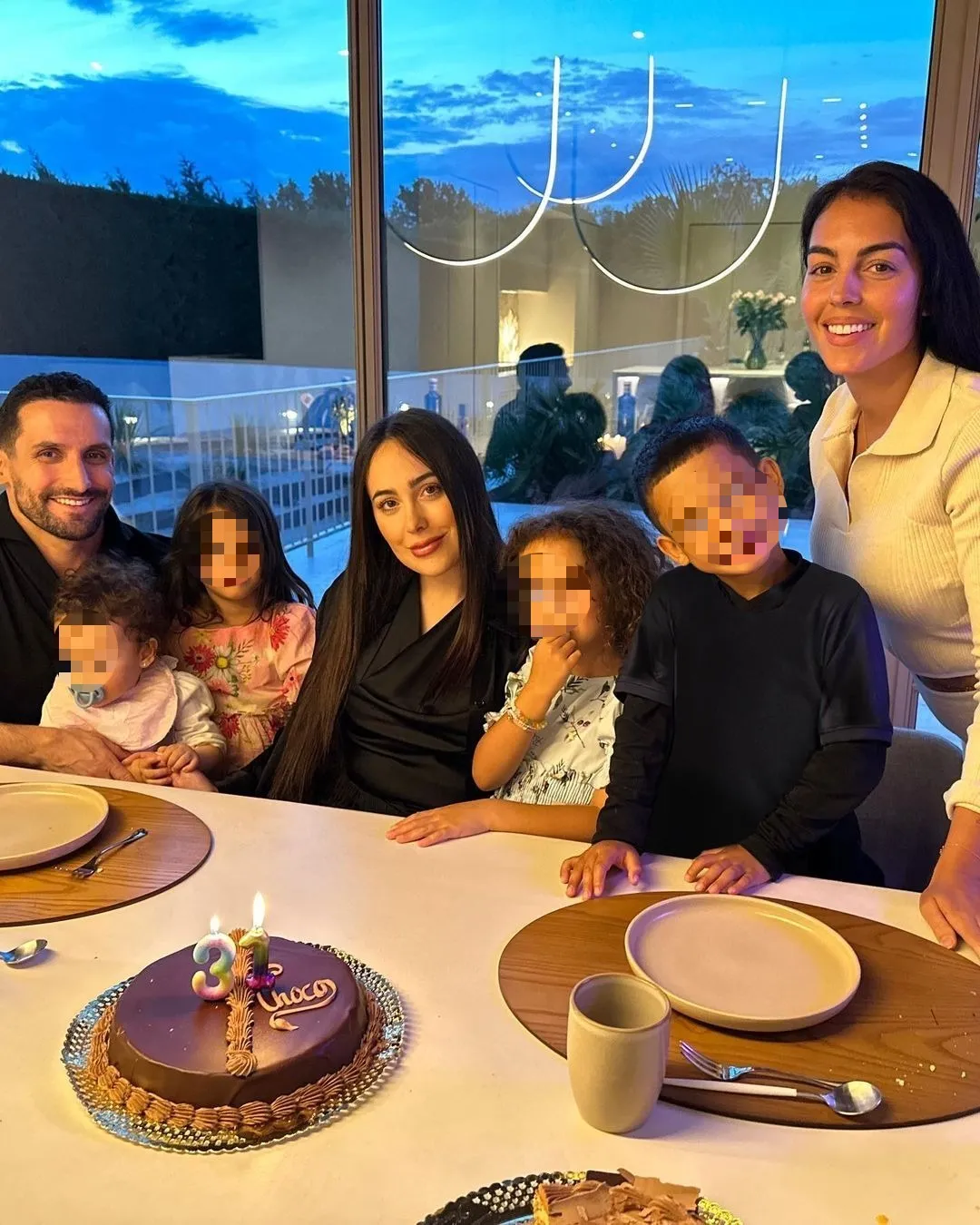 Ivana celebró su cumpleaños junto a Georgina y sus hijos.