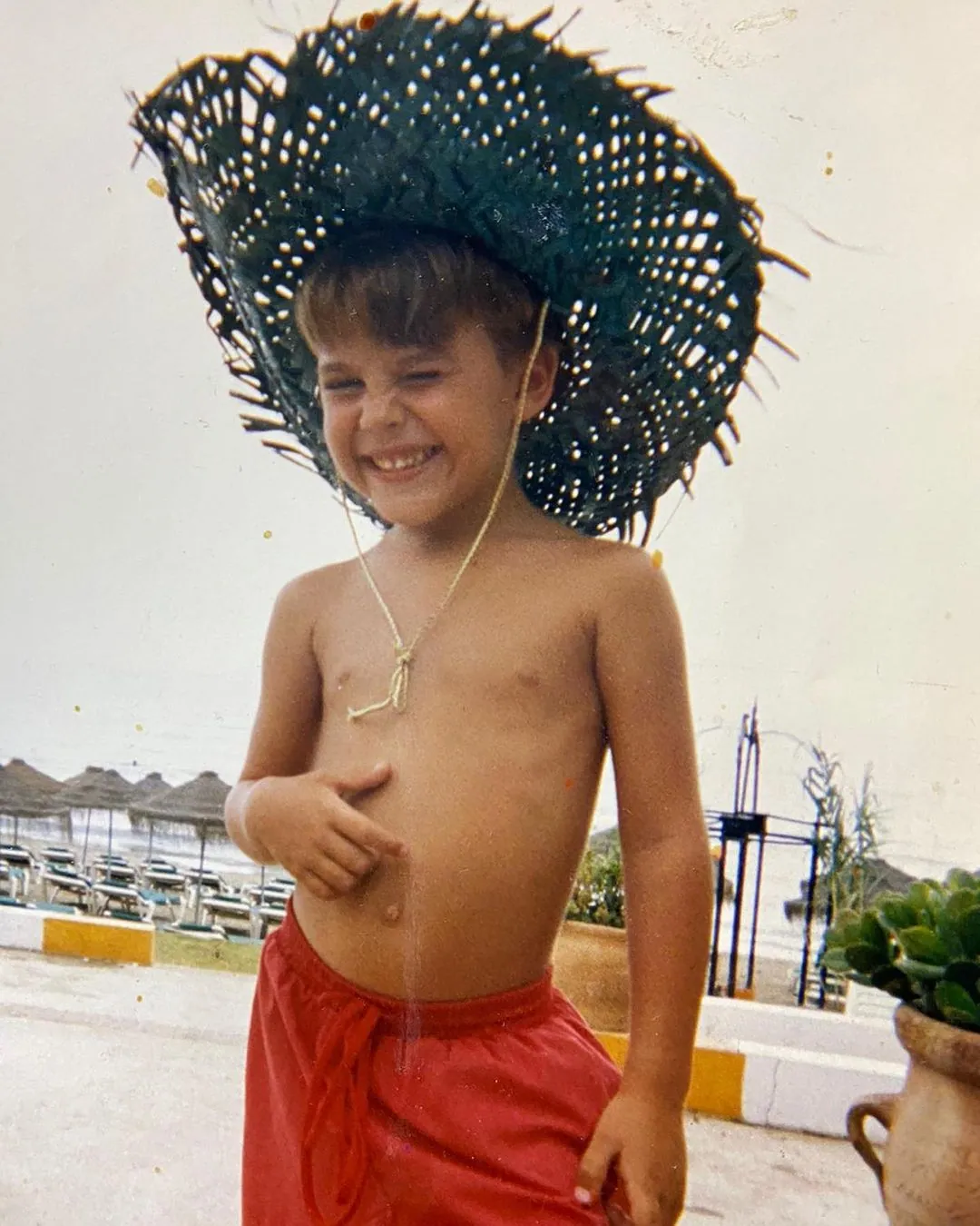 Imagen de Daniel Sancho cuando era pequeño, compartida por su padre en redes sociales para felicitar su anterior cumpleaños.