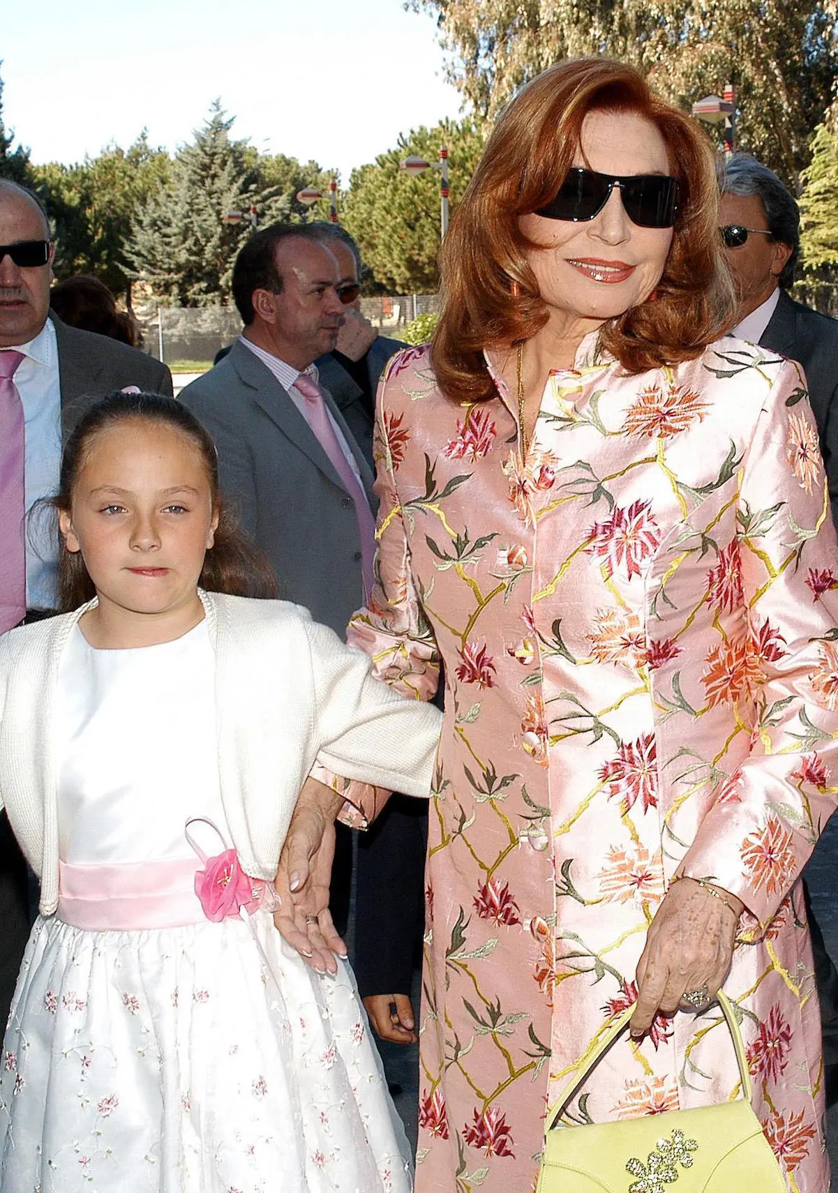 Rocío Flores con su abuela