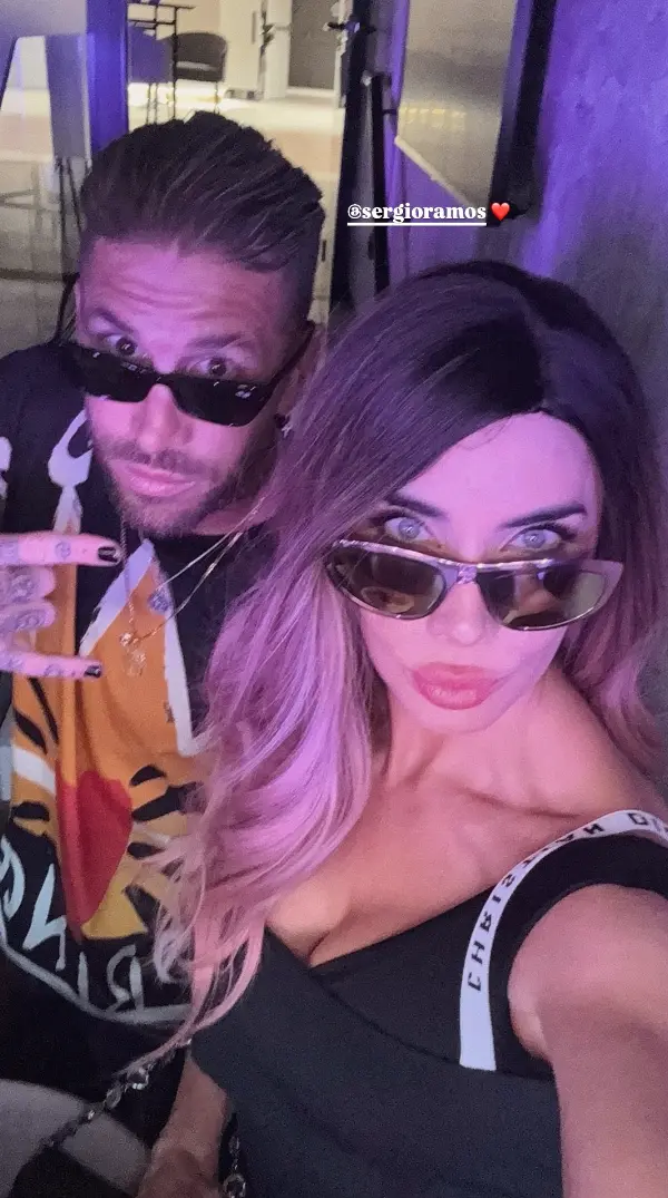 Pilar Rubio teñida color rosa con Sergio Ramos