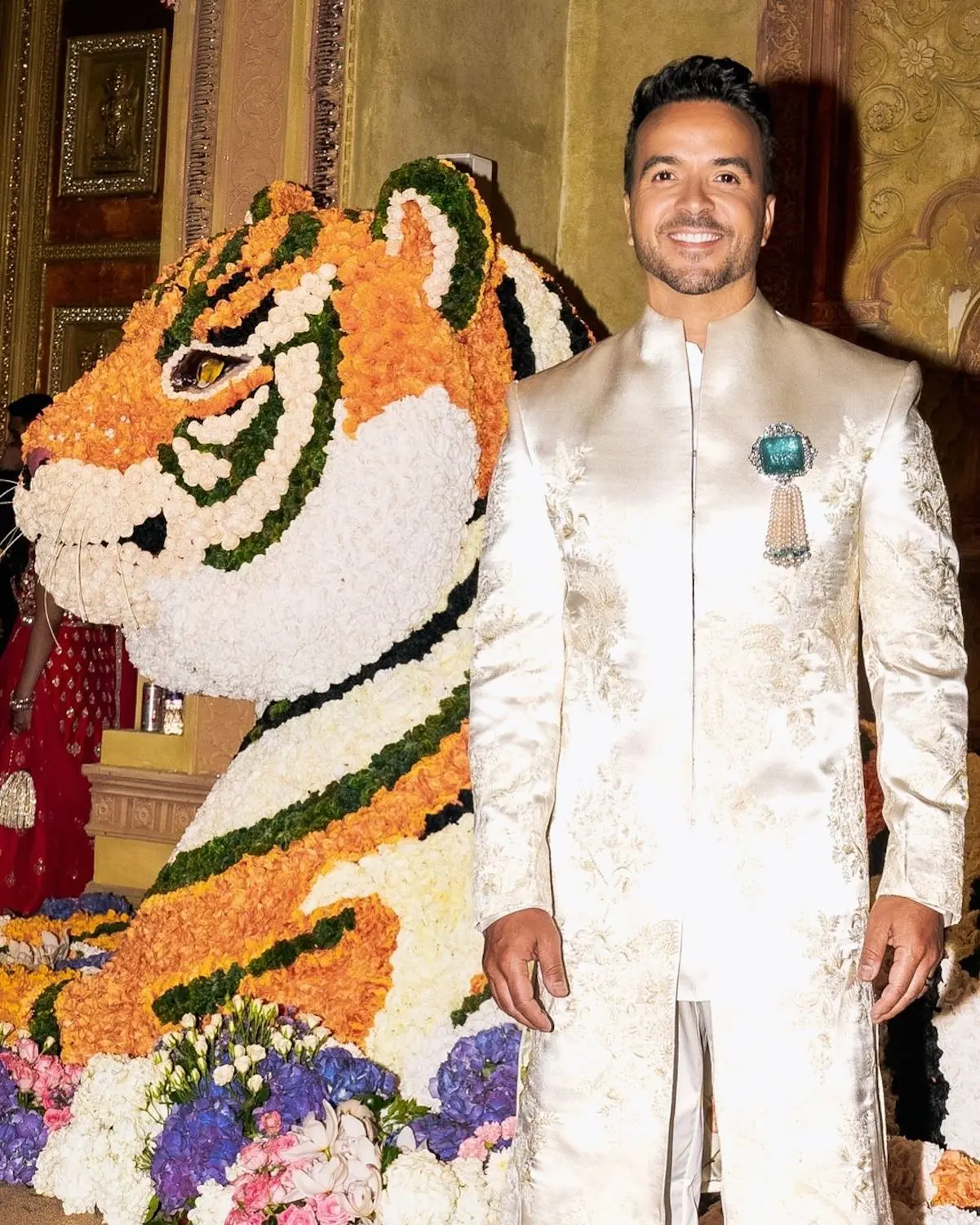 Luis Fonsi en boda india