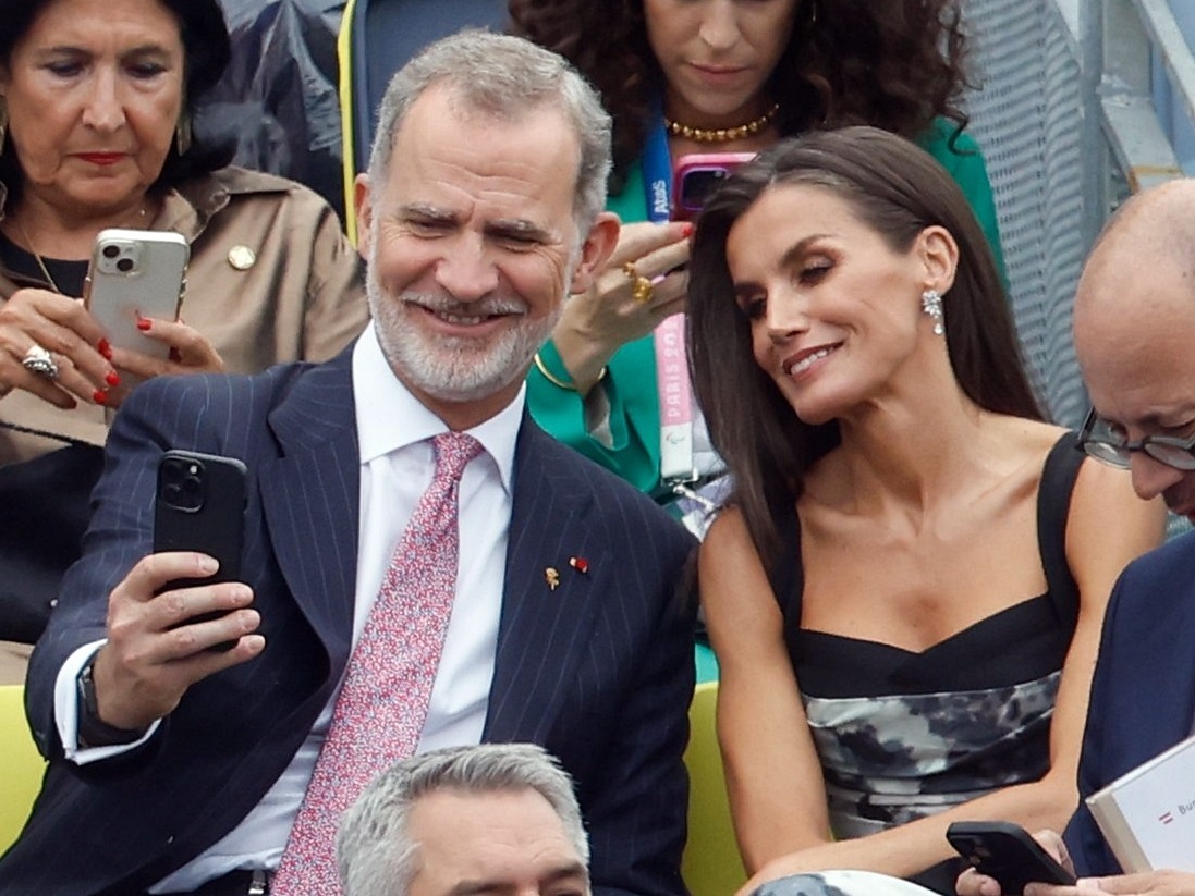 Los Reyes se hacen un selfie en la ceremonia inaugural de los Juegos Olímpicos.