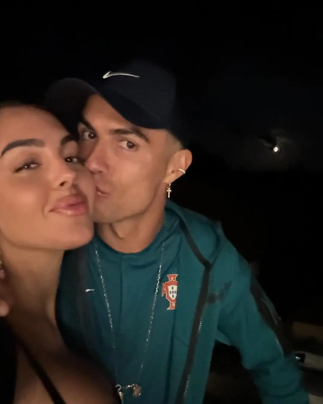 Cristiano Ronaldo llama "mi esposa" a Georgina Rodríguez.