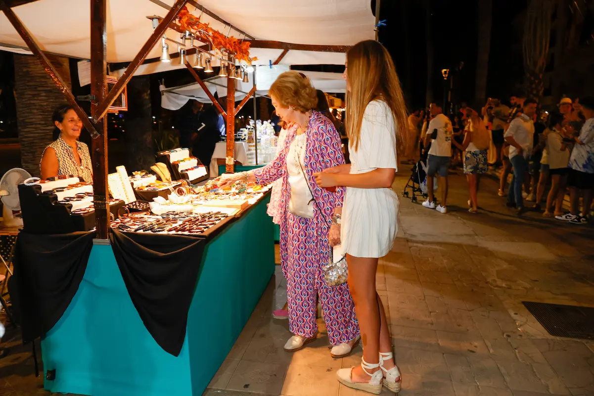 Sofía en mercadillo