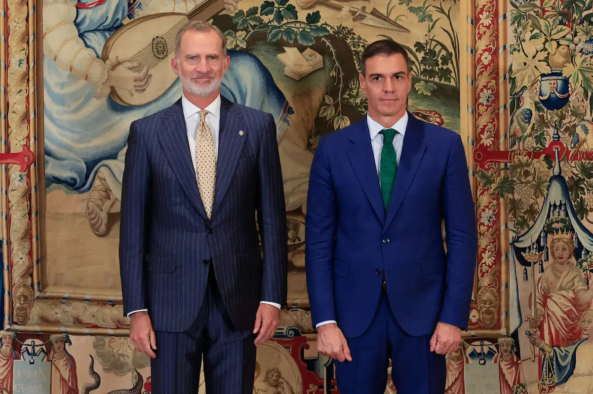 Despacho del Rey con el presidente del Gobierno, Pedro Sánchez, en el Palacio Real de la Almudaina.