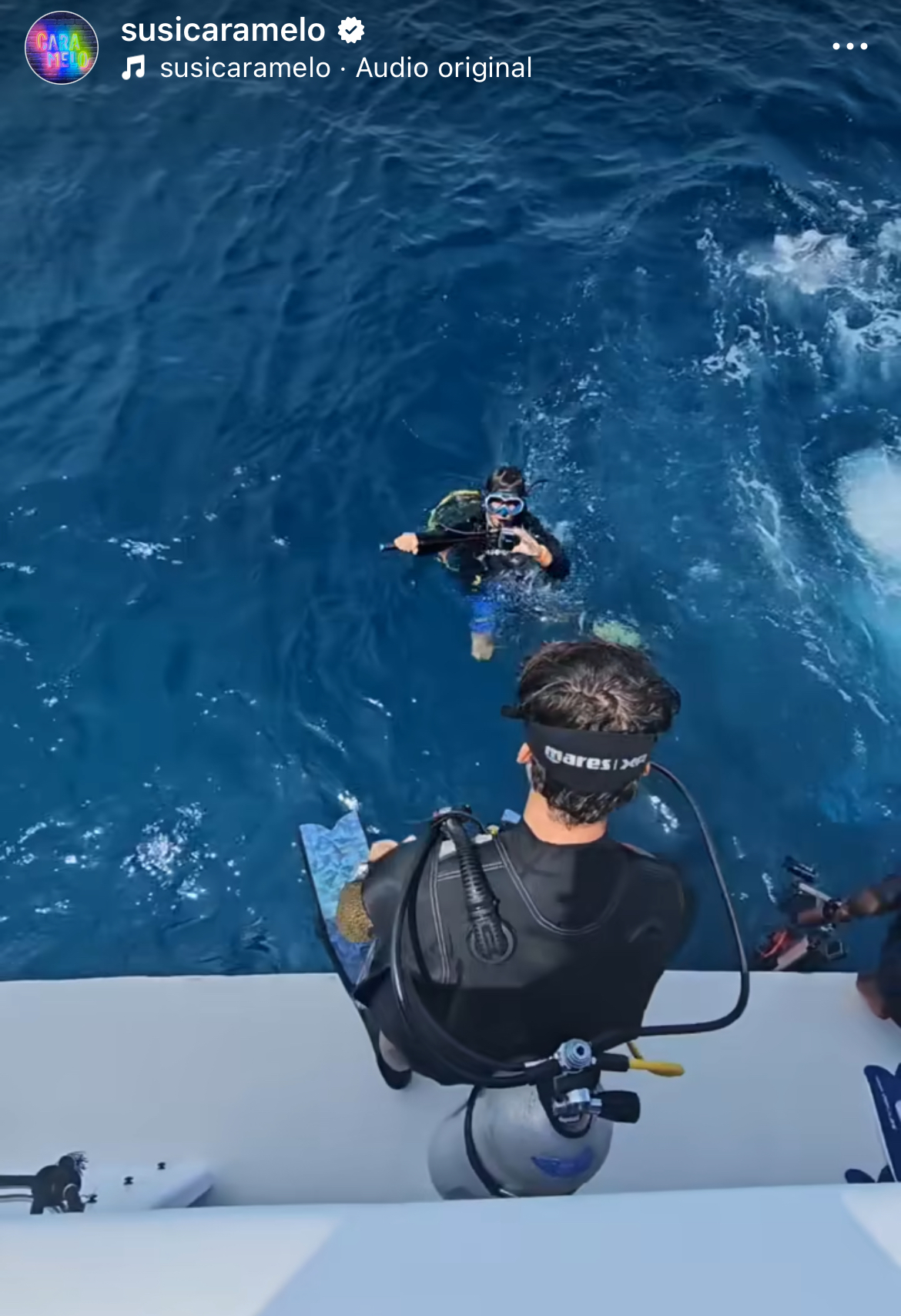 Una de las actividades más llamativas del grupo ha sido nadar con tiburones.