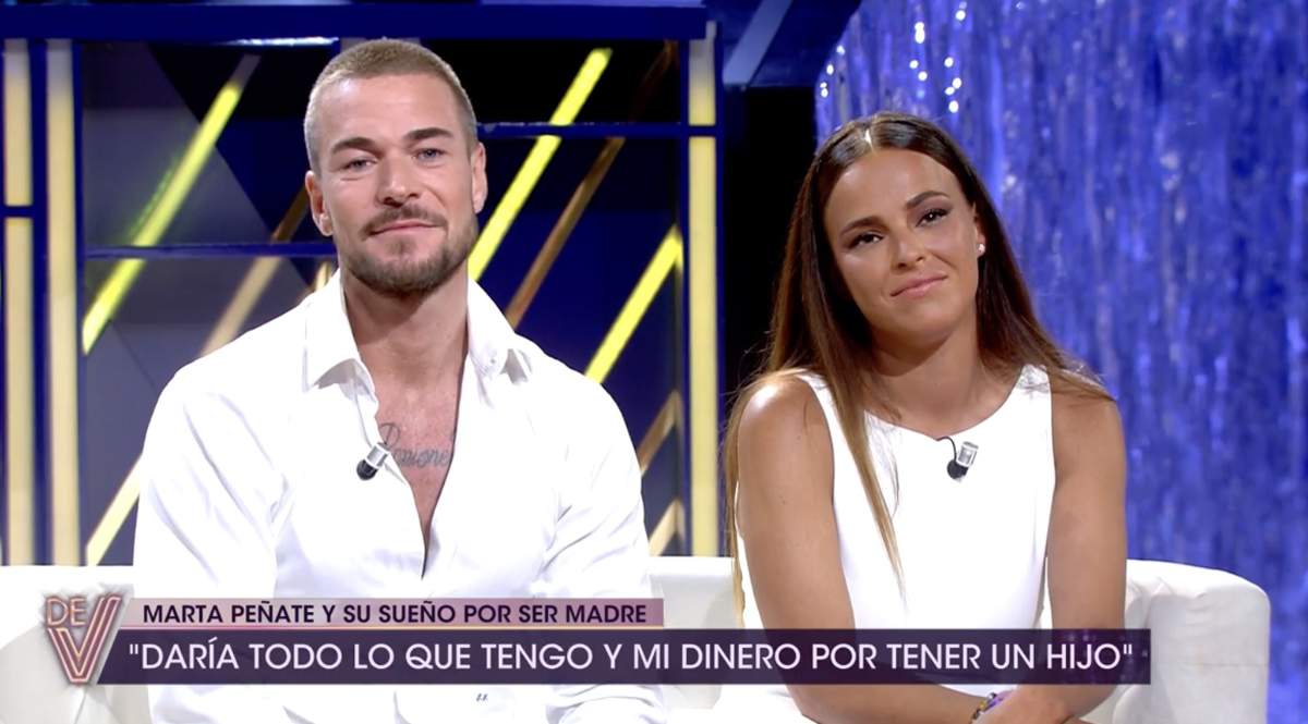 La concursante asistió junto a su pareja a la entrevista en 'De Viernes!'.