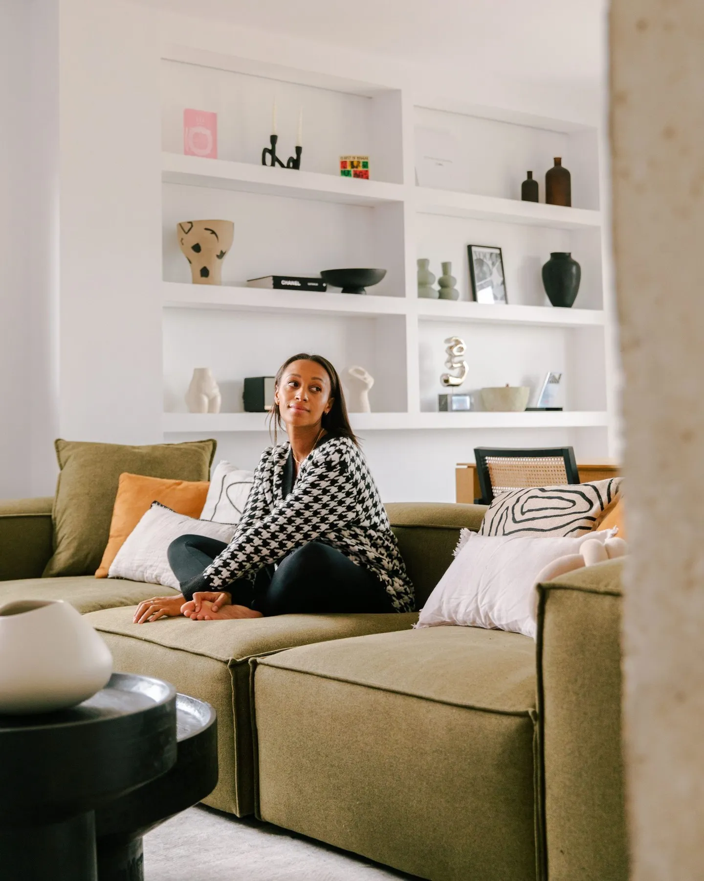 Ana Peleteiro, en el salón de su casa.