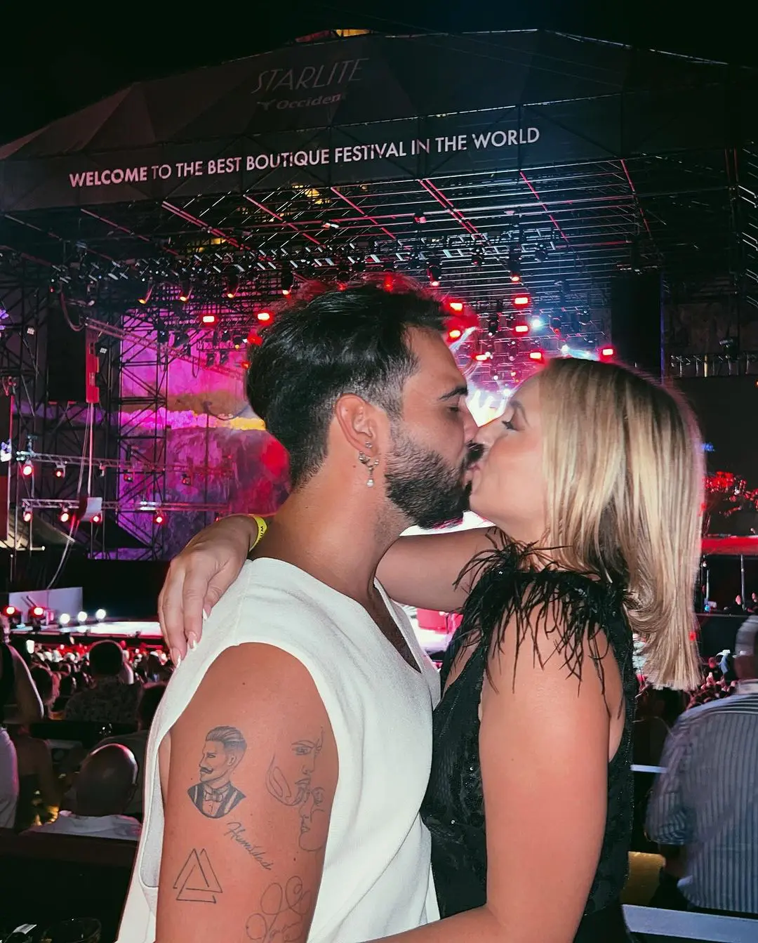 Alejandro Caraza y Marta Riesco en el concierto de Ricky Martin.