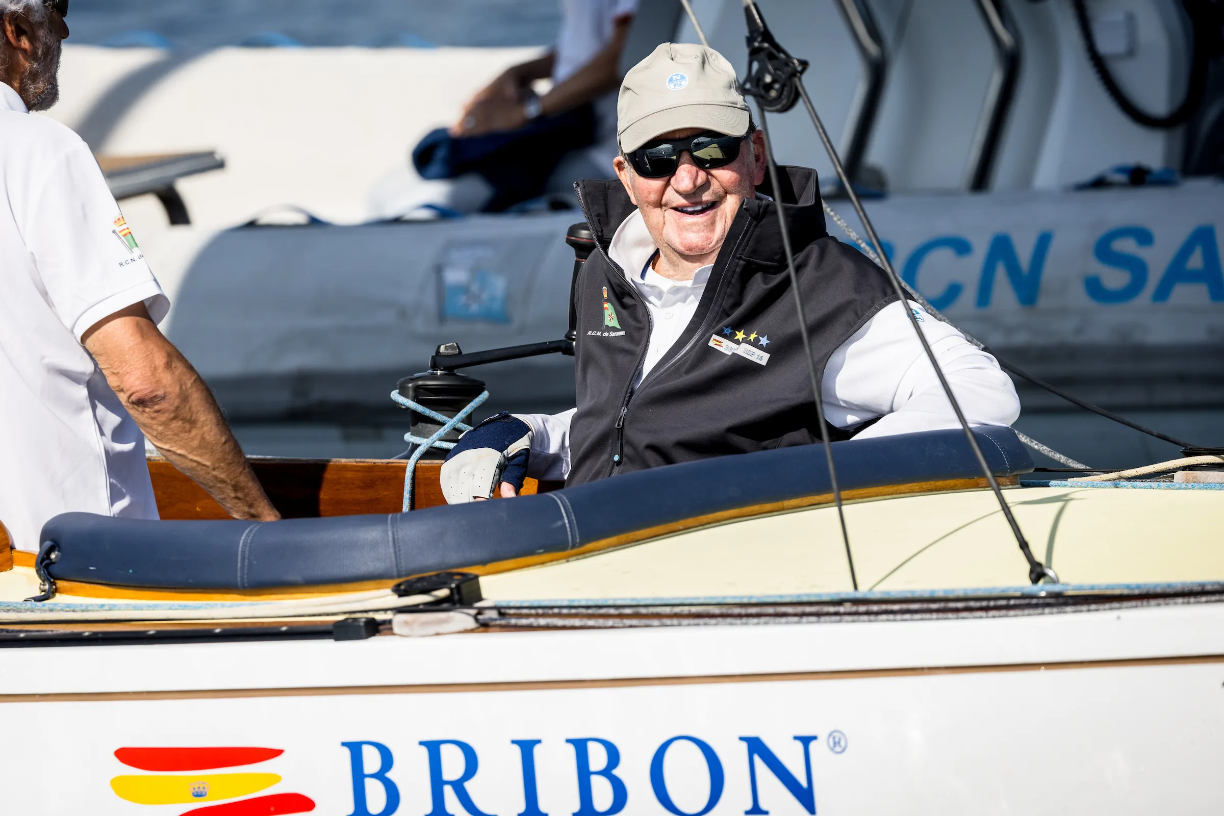 Juan Carlos I en su barco, Bribón.