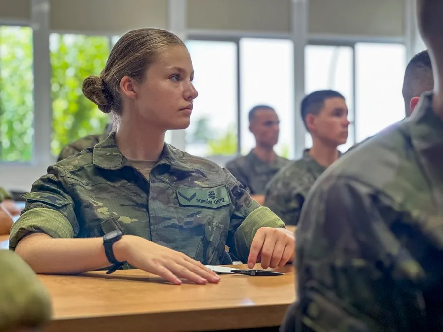 Imagen de Leonor en la escuela militar de Zaragoza. EFE.