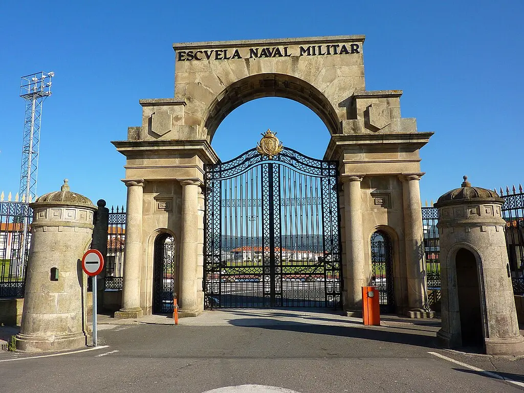 Puerta Carlos I, entrada principal.