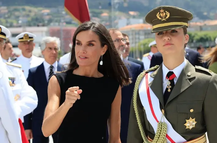 Durante la última visita de la futura estudiante al centro naval.