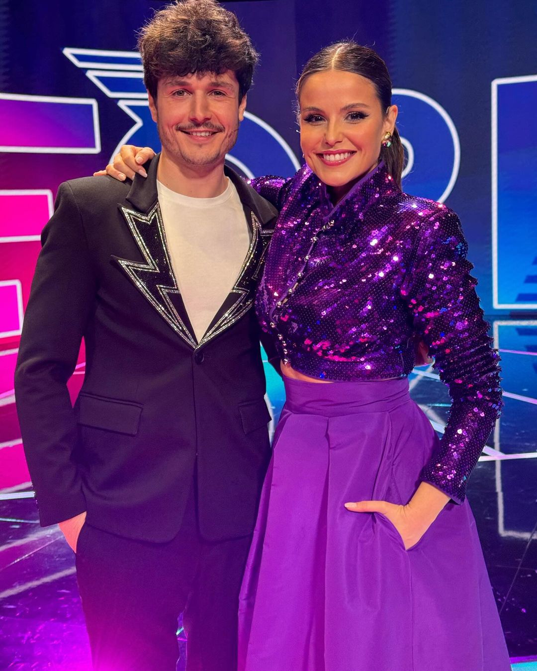 Marta Torné junto a su copresentador Miki Núñez.